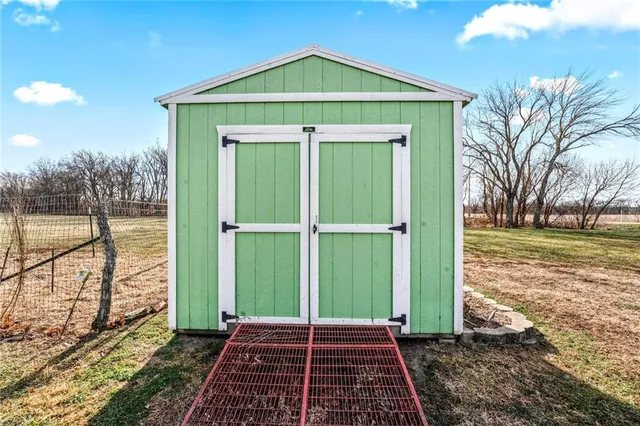 $525,000 | 20711 South Parris Road, Pleasant Hill, MO 64080