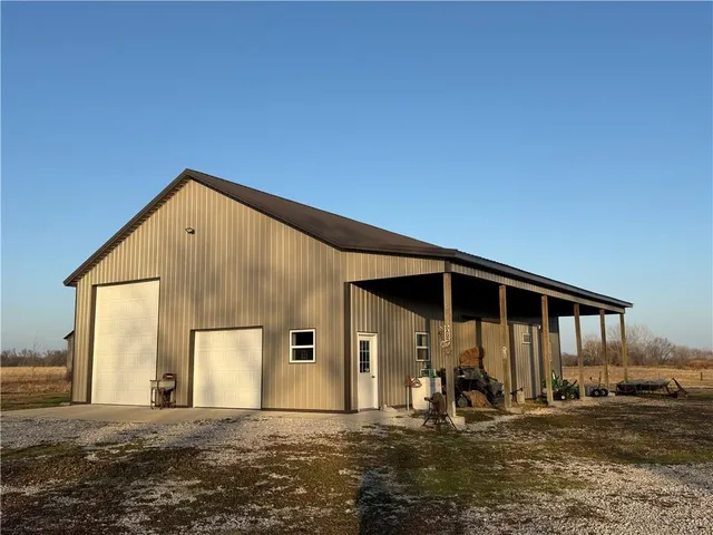 $525,000 | 20711 South Parris Road, Pleasant Hill, MO 64080