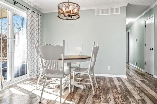 $525,000 | 20711 South Parris Road, Pleasant Hill, MO 64080