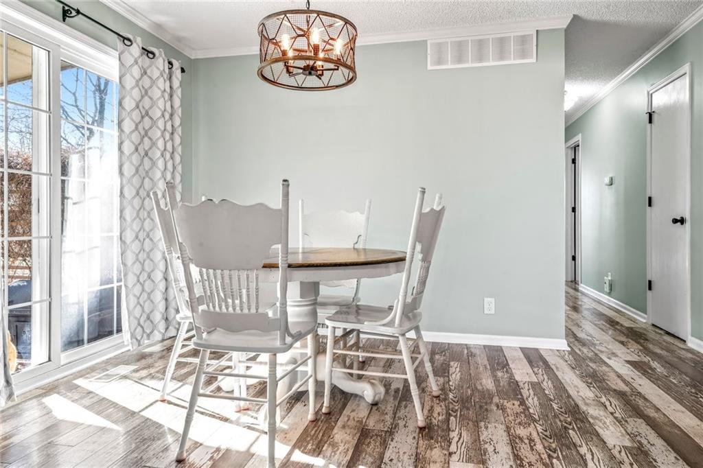 20711 South Parris Road Pleasant Hill, MO 64080 - Photo 6 of 39