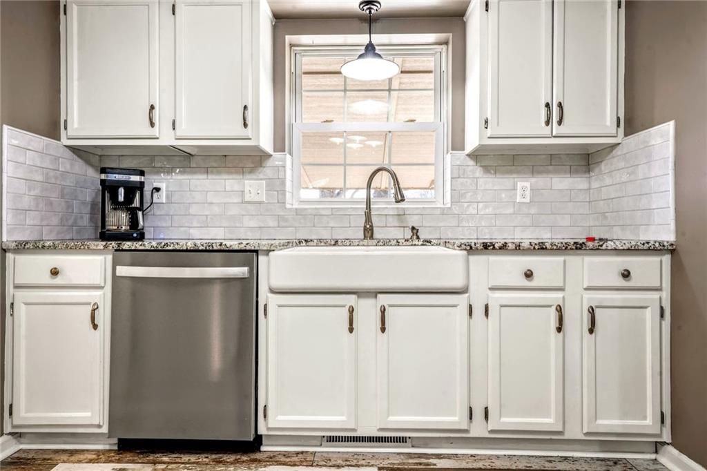 20711 South Parris Road Pleasant Hill, MO 64080 - Photo 9 of 39