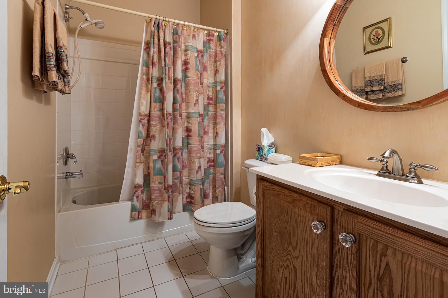 5 Shipps Way Delanco, NJ 08075 - Photo 13 of 27 Bathroom 2 with Jack Jill Entry