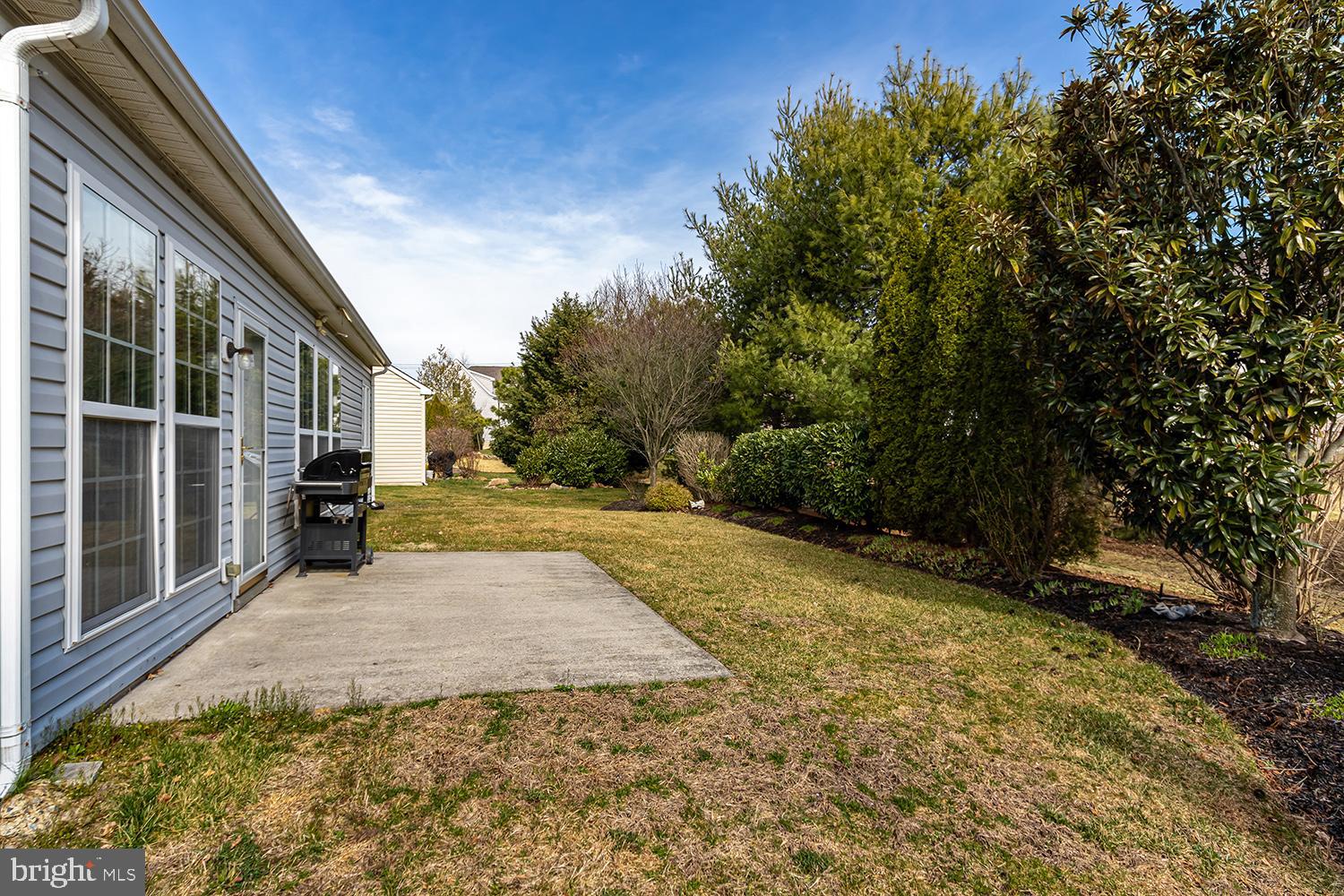 5 Shipps Way Delanco, NJ 08075 - Photo 17 of 27 Rear Yard with Privacy Landscaping at rear
