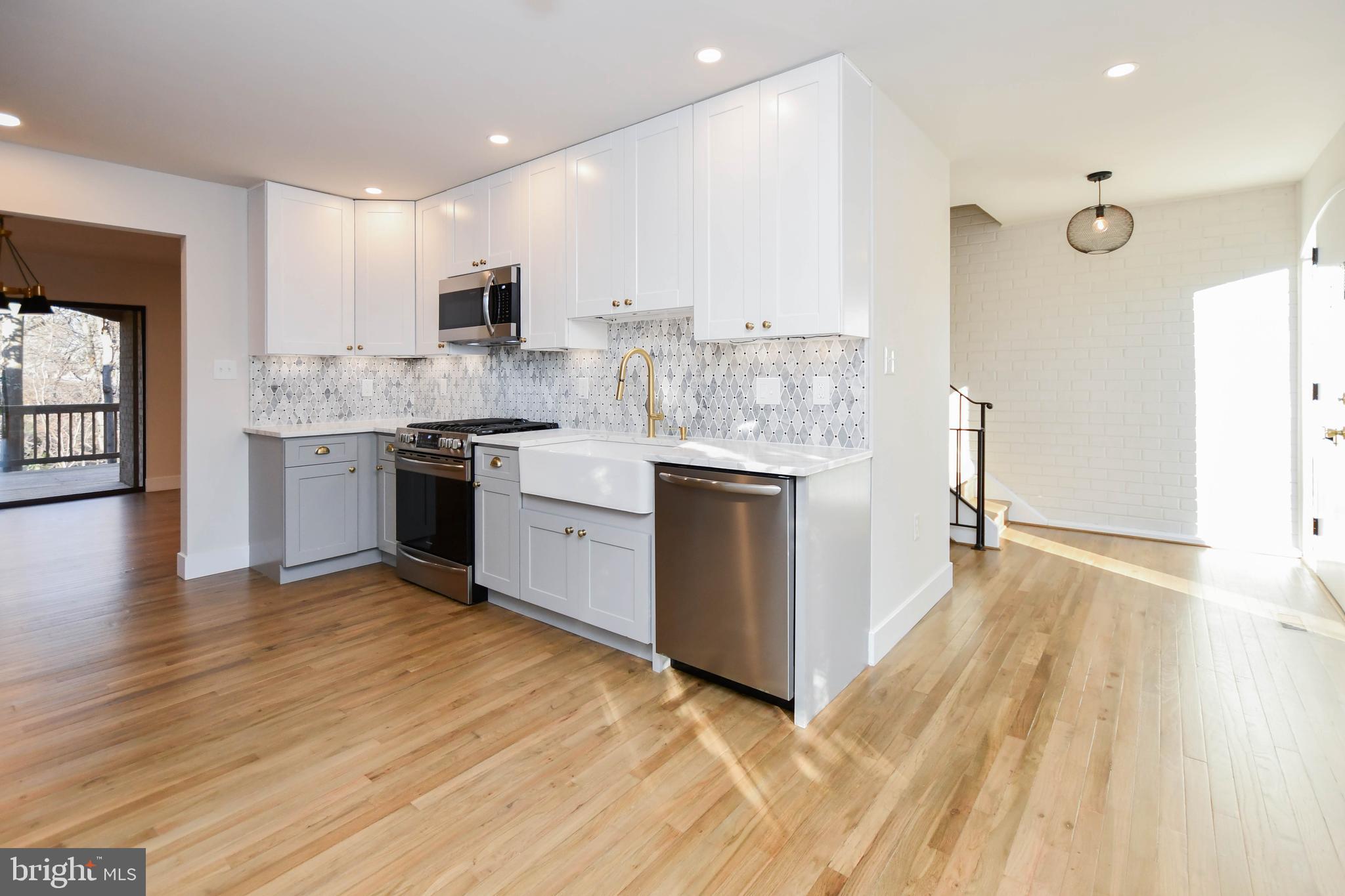 8127 Inverness Ridge Road Potomac, MD 20854 - Photo 12 of 101