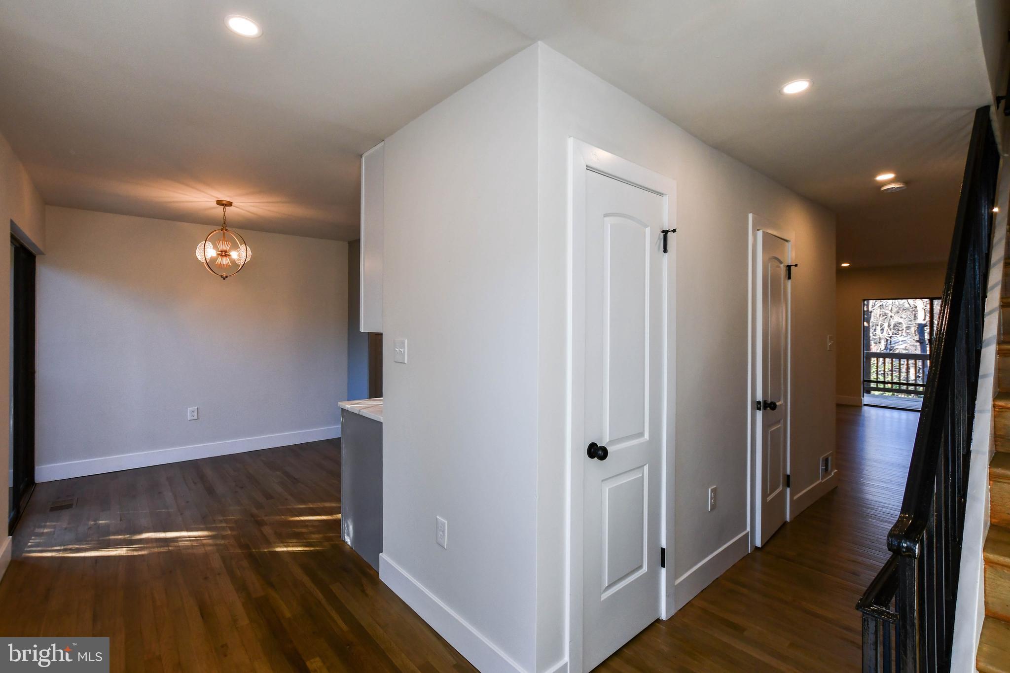 8127 Inverness Ridge Road Potomac, MD 20854 - Photo 4 of 101