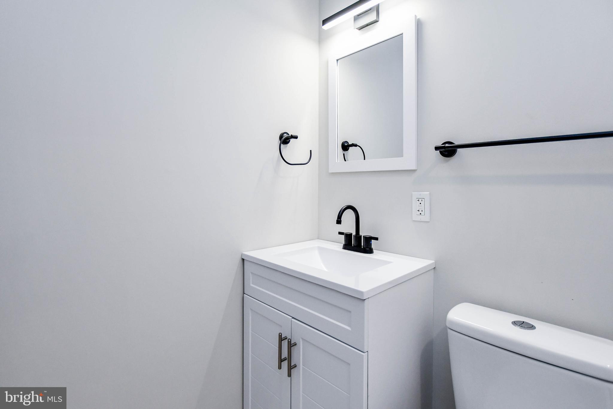 8127 Inverness Ridge Road Potomac, MD 20854 - Photo 44 of 101