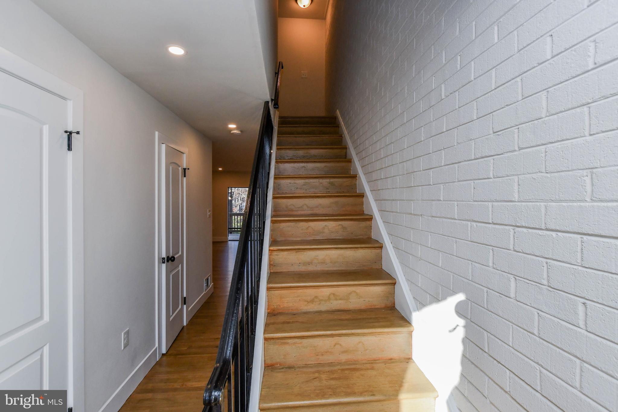 8127 Inverness Ridge Road Potomac, MD 20854 - Photo 5 of 101