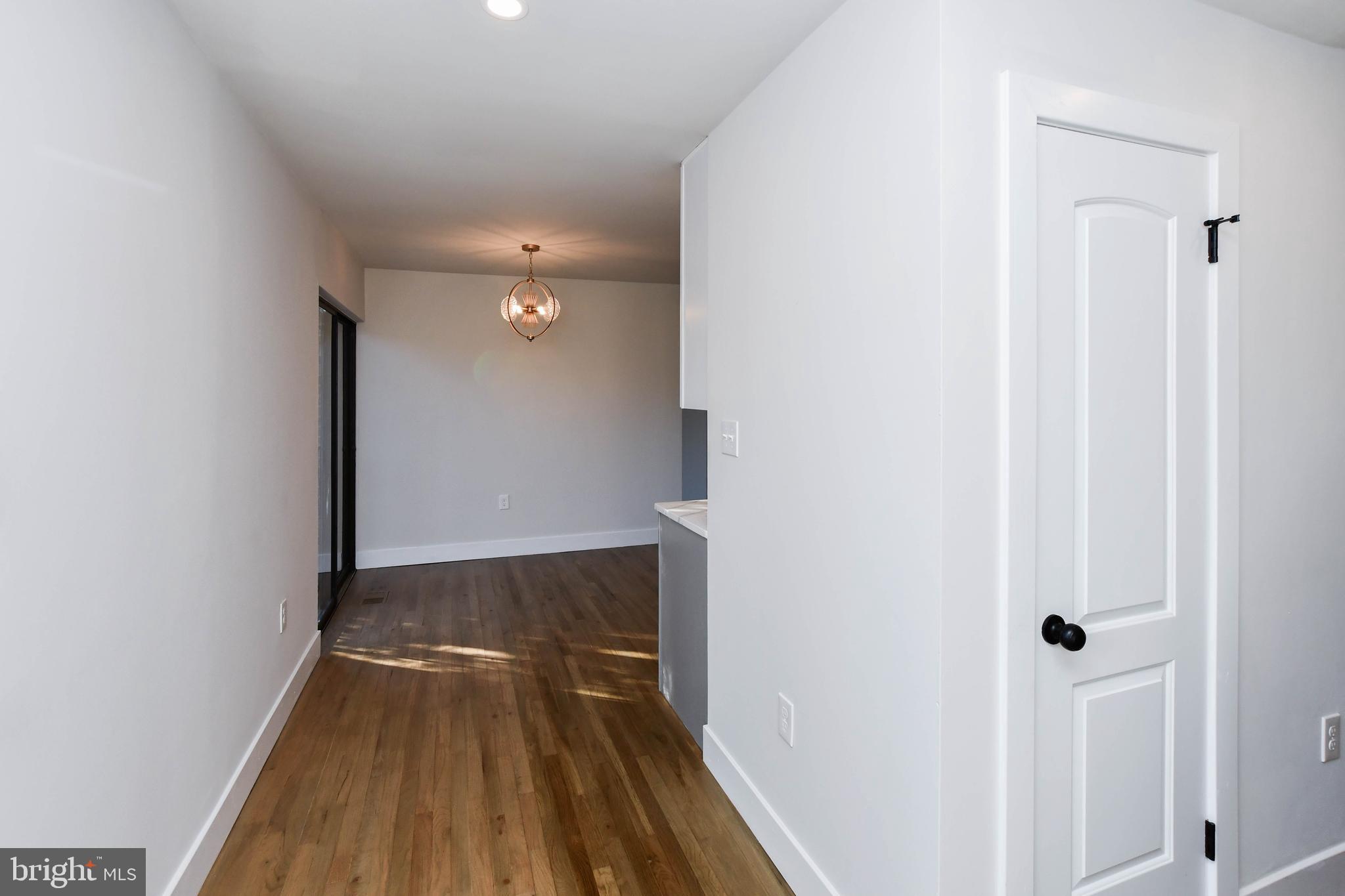 8127 Inverness Ridge Road Potomac, MD 20854 - Photo 6 of 101