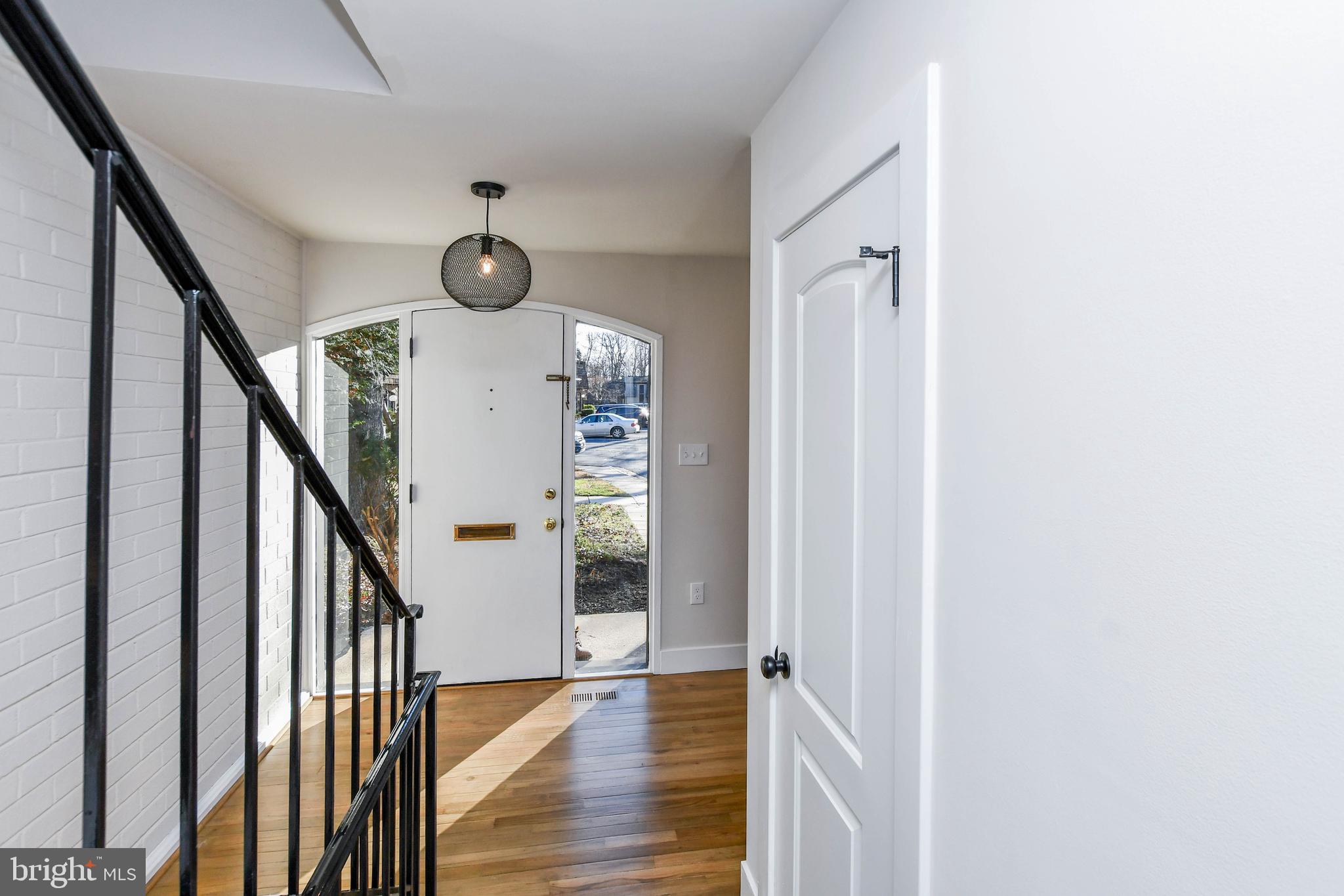 8127 Inverness Ridge Road Potomac, MD 20854 - Photo 7 of 101