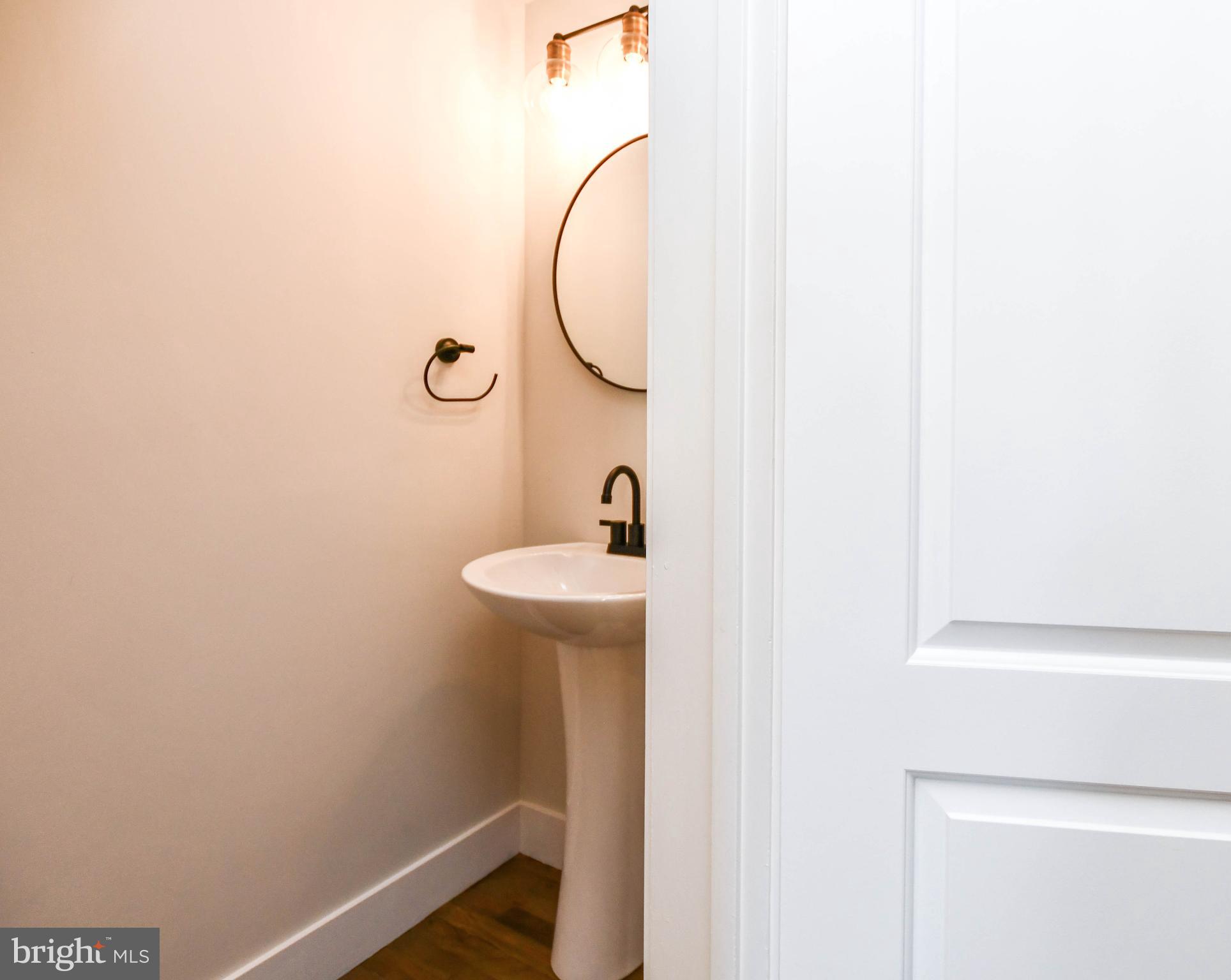 8127 Inverness Ridge Road Potomac, MD 20854 - Photo 9 of 101