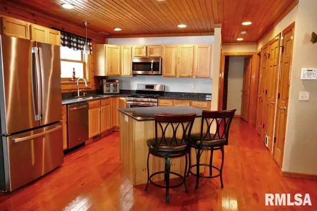 $325,000 | 7520 South Cameron Lane, Mapleton, IL 61547