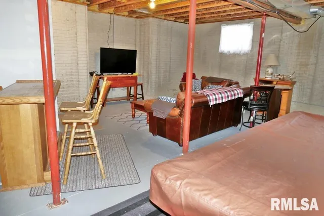 $325,000 | 7520 South Cameron Lane, Mapleton, IL 61547