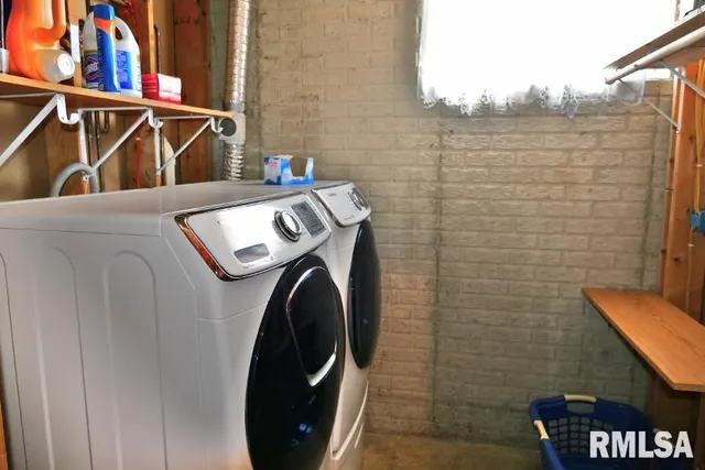 $325,000 | 7520 South Cameron Lane, Mapleton, IL 61547