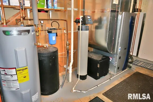 $325,000 | 7520 South Cameron Lane, Mapleton, IL 61547