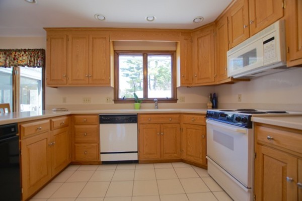 161 River Road Topsfield, MA 01983 - Photo 7 of 30
