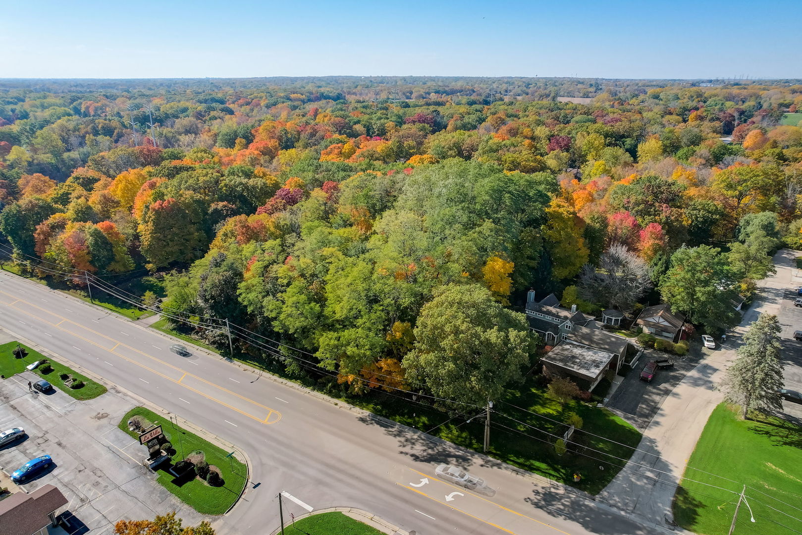 1400 Sheridan Road Winthrop Harbor, IL 60096 - Photo 7 of 10 an aerial view of residential houses with outdoor space