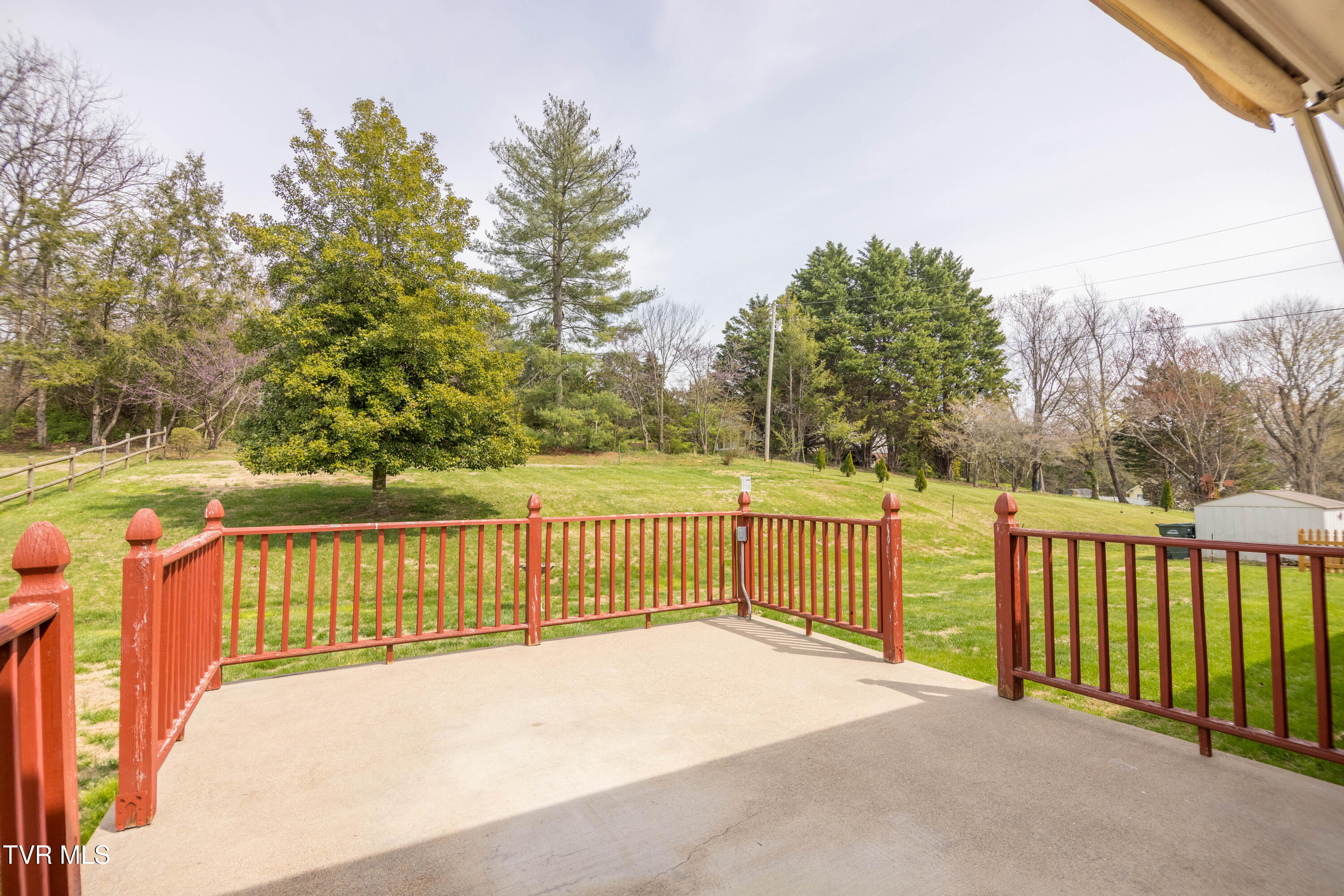 208 Hogan Avenue Greeneville, TN 37743 - Photo 25 of 27 087A9980-HDR