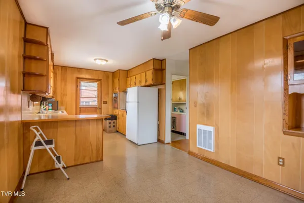 $309,900 | 208 Hogan Avenue, Greeneville, TN 37743