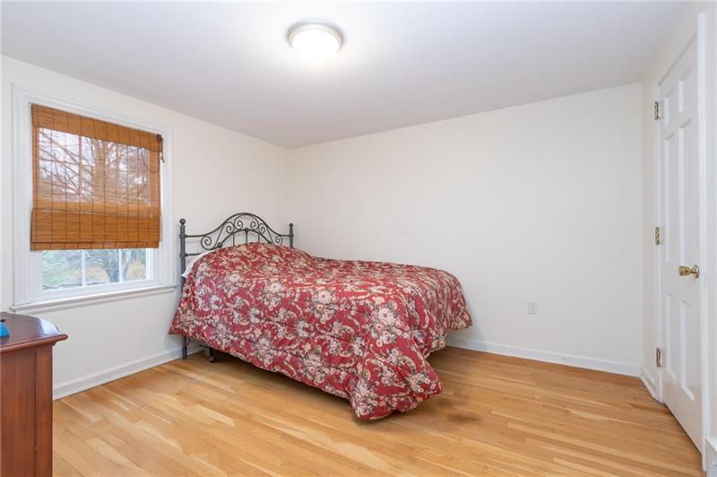 2322 Clearvue Road Pittsburgh, PA 15237 - Photo 14 of 17 Gallery Image 14