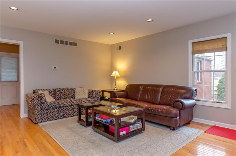 2322 Clearvue Road Pittsburgh, PA 15237 - Photo 7 of 17 Family Room