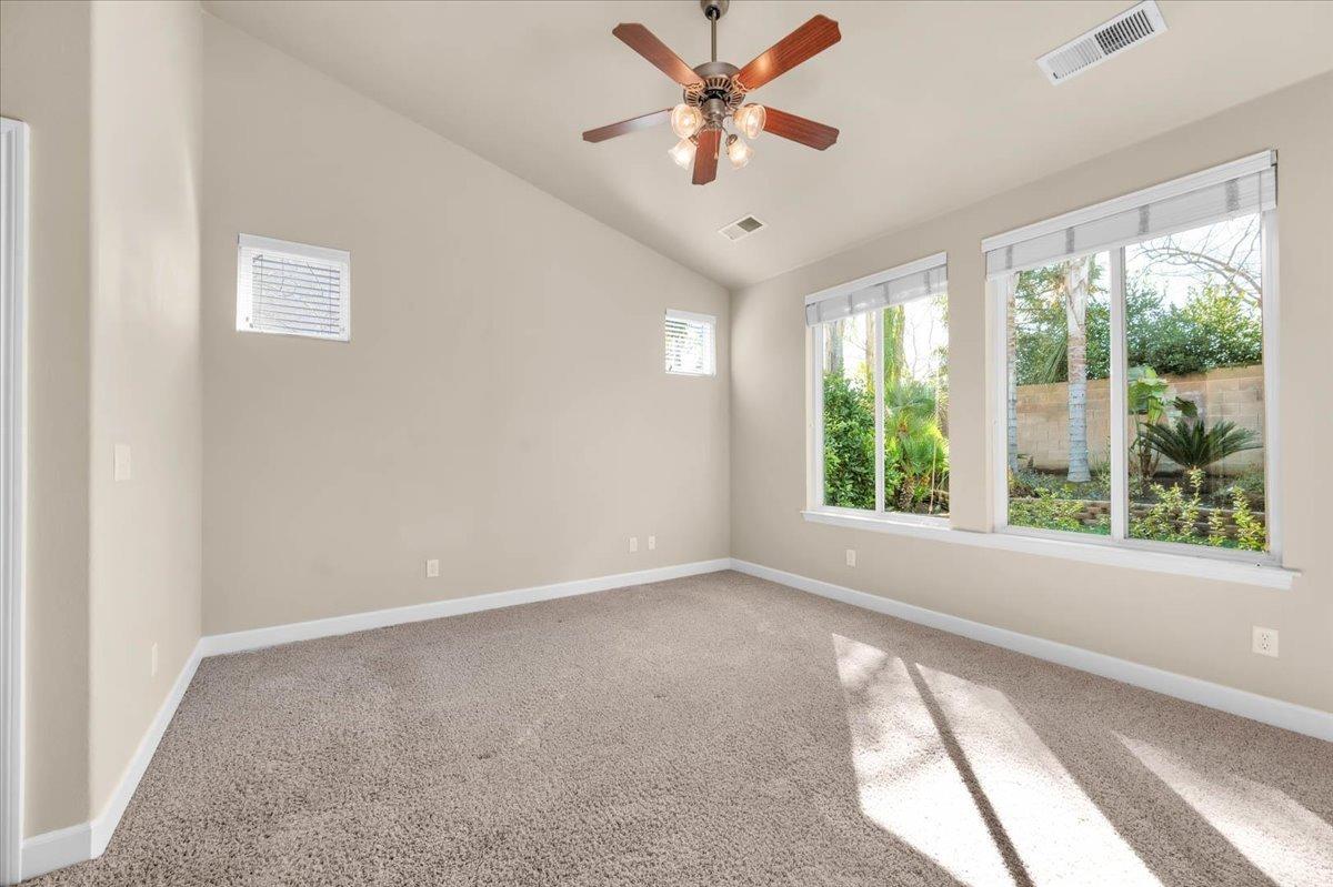 2852 Poe Avenue Clovis, CA 93611 - Photo 18 of 50