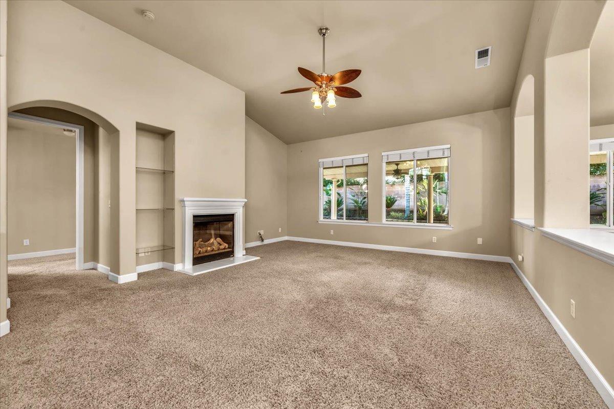 2852 Poe Avenue Clovis, CA 93611 - Photo 3 of 50