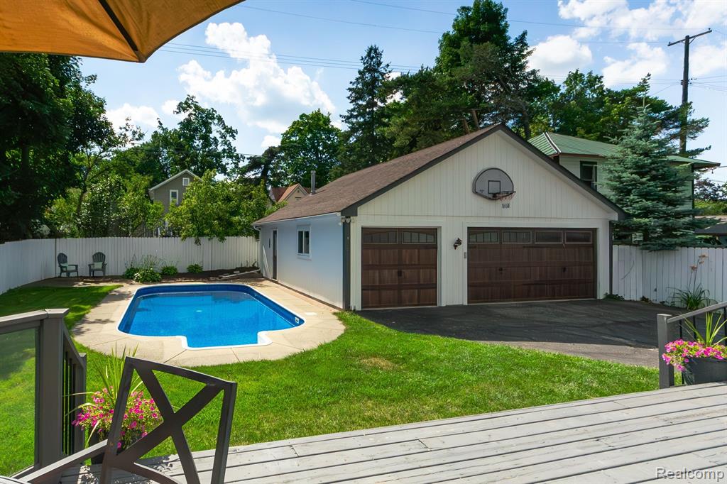 210 George Howell, MI 48843 - Photo 3 of 30