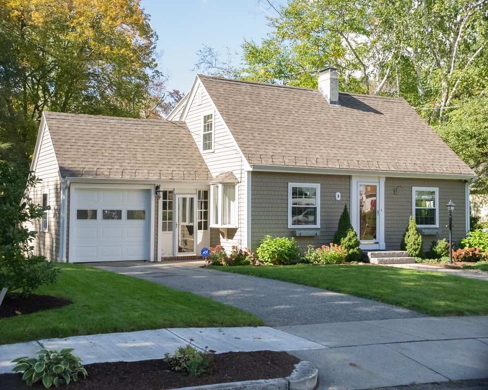 8 Puritan Road Reading, MA 01867 - Photo 1 of 25 Gallery Image 1