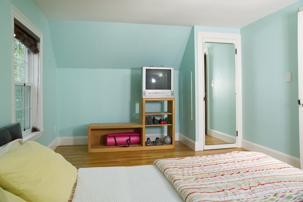 8 Puritan Road Reading, MA 01867 - Photo 11 of 25 Gallery Image 11