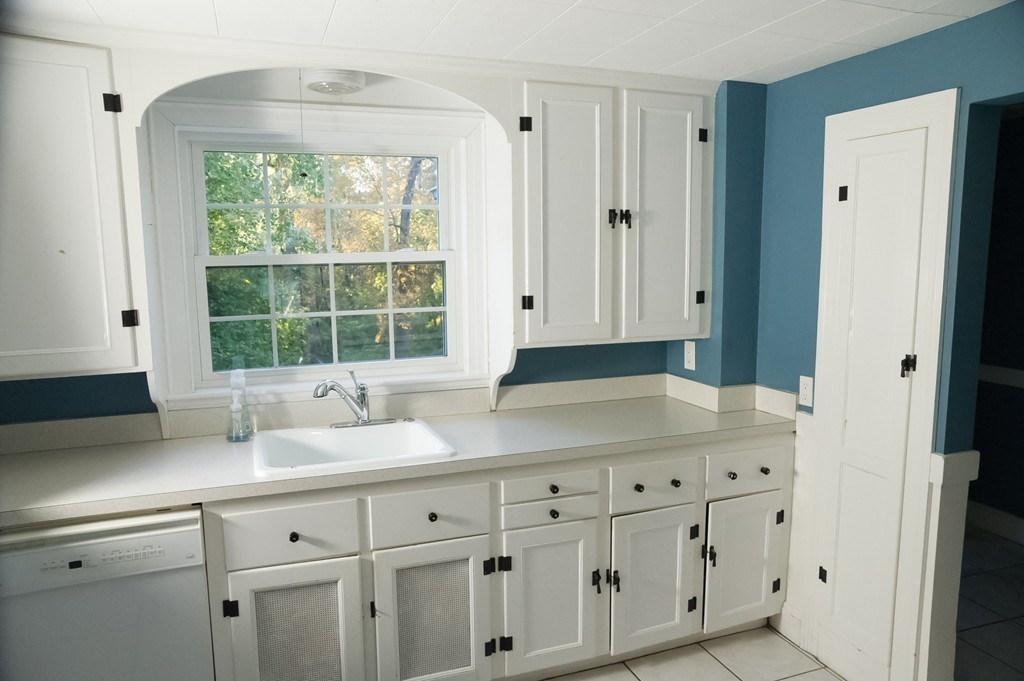 8 Puritan Road Reading, MA 01867 - Photo 6 of 25 Gallery Image 6
