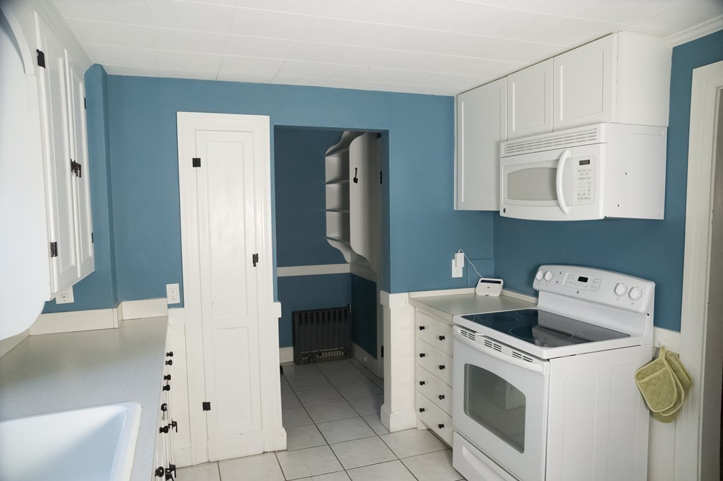 8 Puritan Road Reading, MA 01867 - Photo 7 of 25 Gallery Image 7