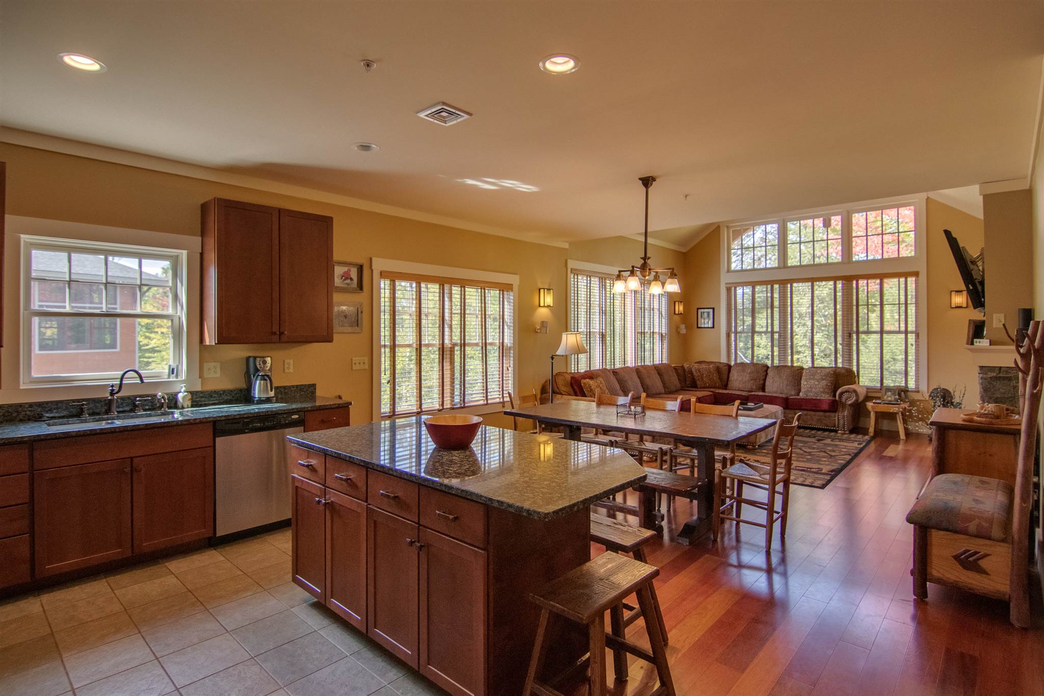 27 Riverside Terrace Drive, Unit 5E Lincoln, NH 03251 - Photo 5 of 40 Gallery Image 5
