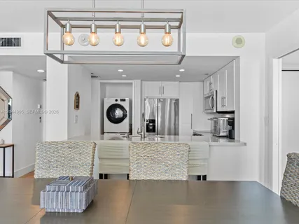 $1,695,000 | 400 South Pointe Drive, Unit 1102, Miami Beach, FL 33139
