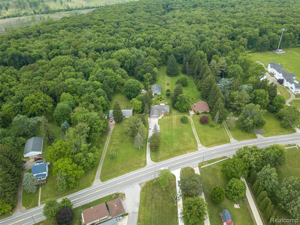 9404 North River Road Algonac, MI 48001 - Photo 4 of 37