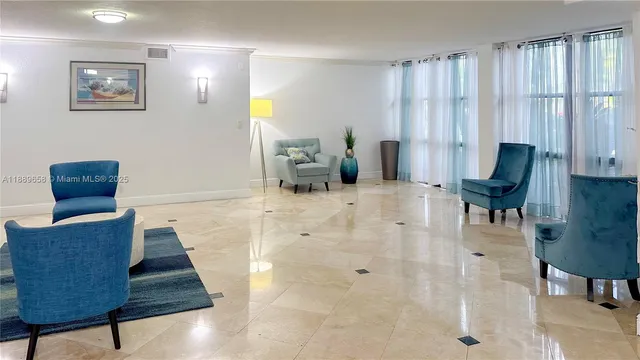 $2,000 | 800 Parkview Drive, Unit 323, Hallandale Beach, FL 33009