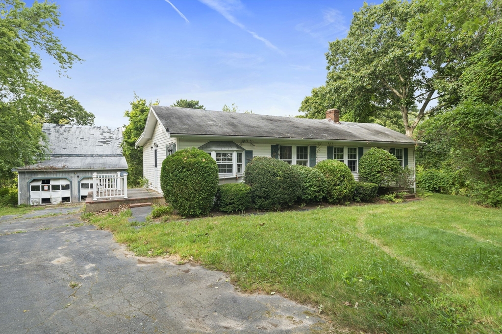 54 Manomet Point Road Plymouth, MA 02360 - Photo 1 of 29