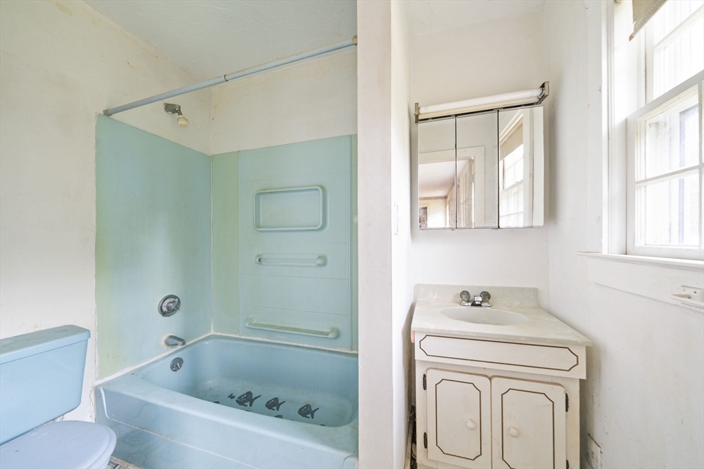 54 Manomet Point Road Plymouth, MA 02360 - Photo 13 of 29
