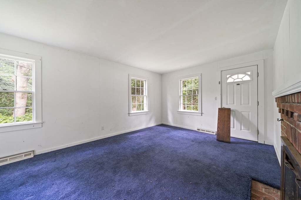 54 Manomet Point Road Plymouth, MA 02360 - Photo 15 of 29