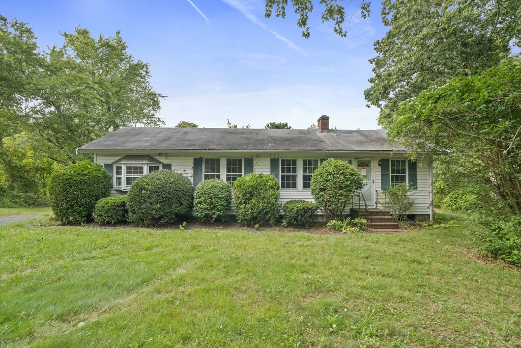 54 Manomet Point Road Plymouth, MA 02360 - Photo 2 of 29