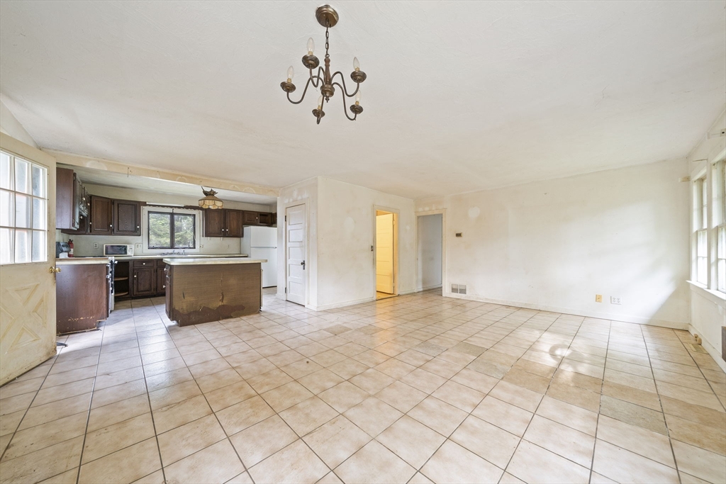 54 Manomet Point Road Plymouth, MA 02360 - Photo 3 of 29