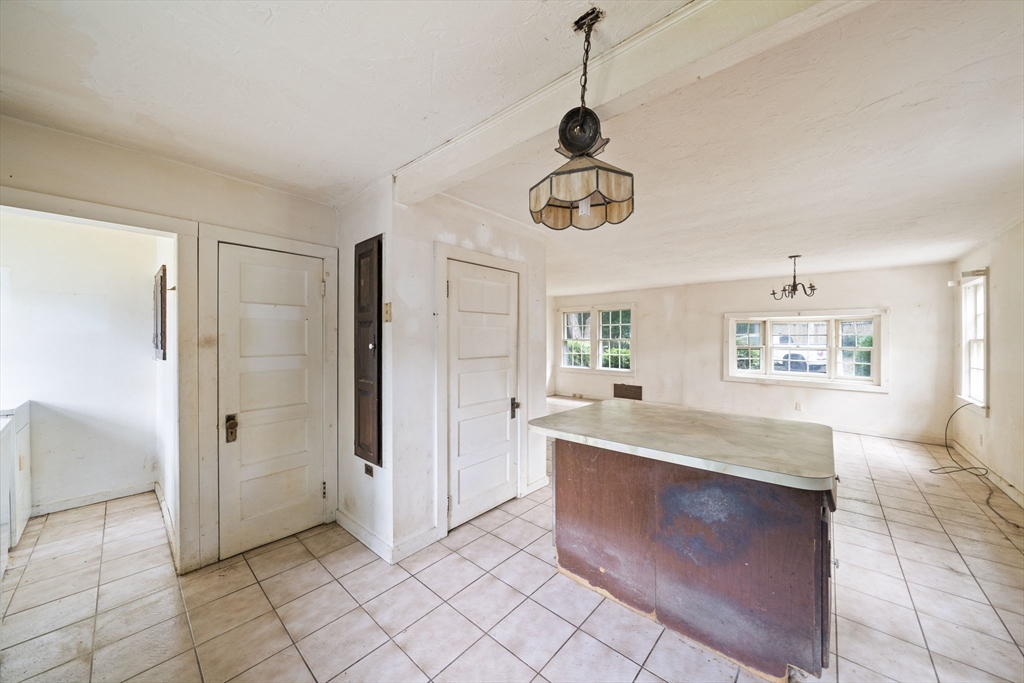 54 Manomet Point Road Plymouth, MA 02360 - Photo 8 of 29