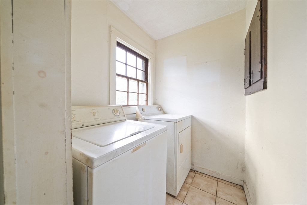 54 Manomet Point Road Plymouth, MA 02360 - Photo 9 of 29