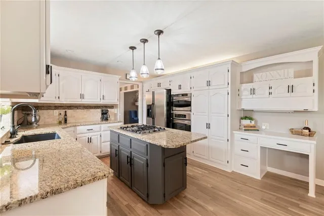 $459,900 | 4301 Northeast 61st Court, Kansas City, MO 64119