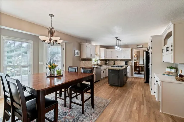 $459,900 | 4301 Northeast 61st Court, Kansas City, MO 64119