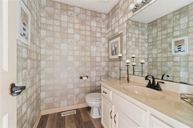 $459,900 | 4301 Northeast 61st Court, Kansas City, MO 64119