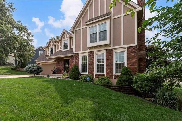 $459,900 | 4301 Northeast 61st Court, Kansas City, MO 64119