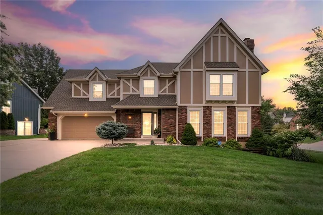 $459,900 | 4301 Northeast 61st Court, Kansas City, MO 64119