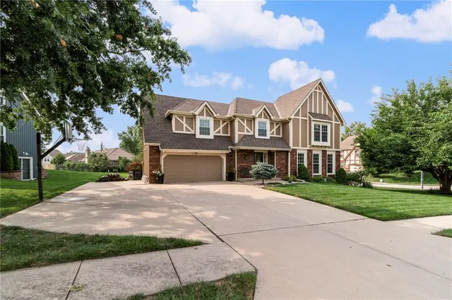 $459,900 | 4301 Northeast 61st Court, Kansas City, MO 64119