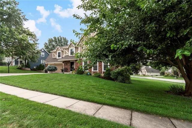 $459,900 | 4301 Northeast 61st Court, Kansas City, MO 64119