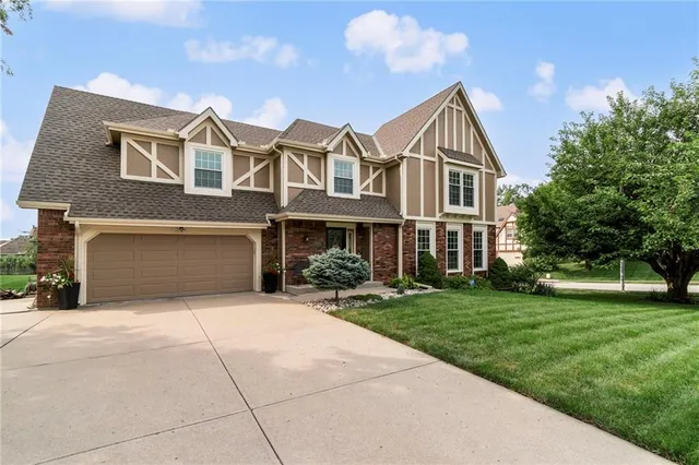 $459,900 | 4301 Northeast 61st Court, Kansas City, MO 64119